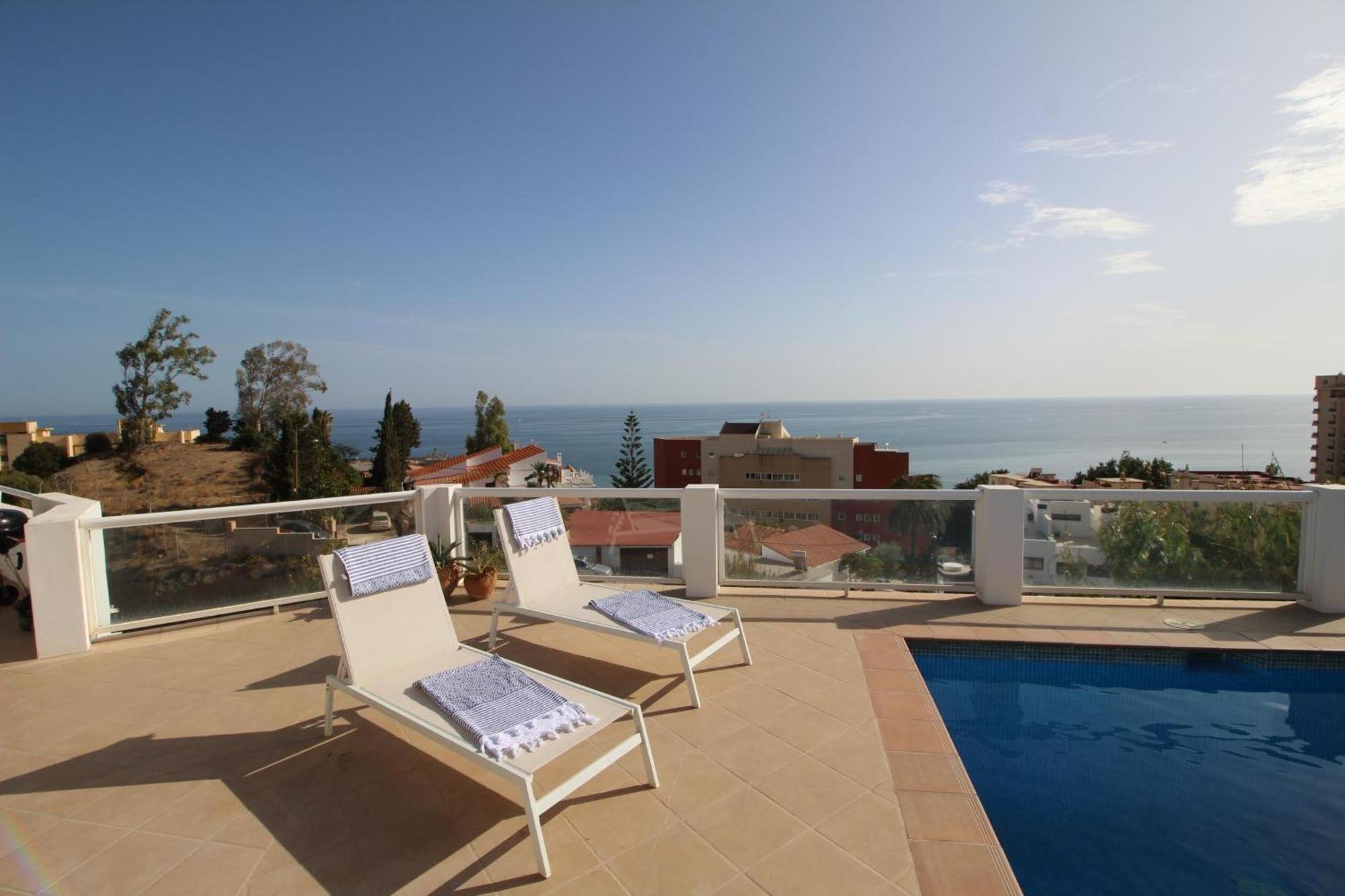 Villa Arriba Фуeнхирола Екстериор снимка